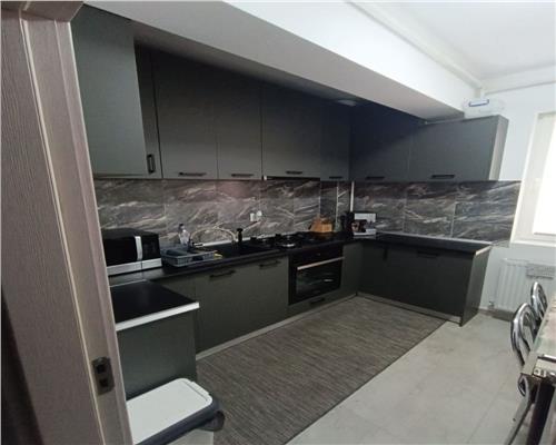 Apartament 3 camere ,decomandat parter din 4 ,70mp ,Loc de parcare Inclus